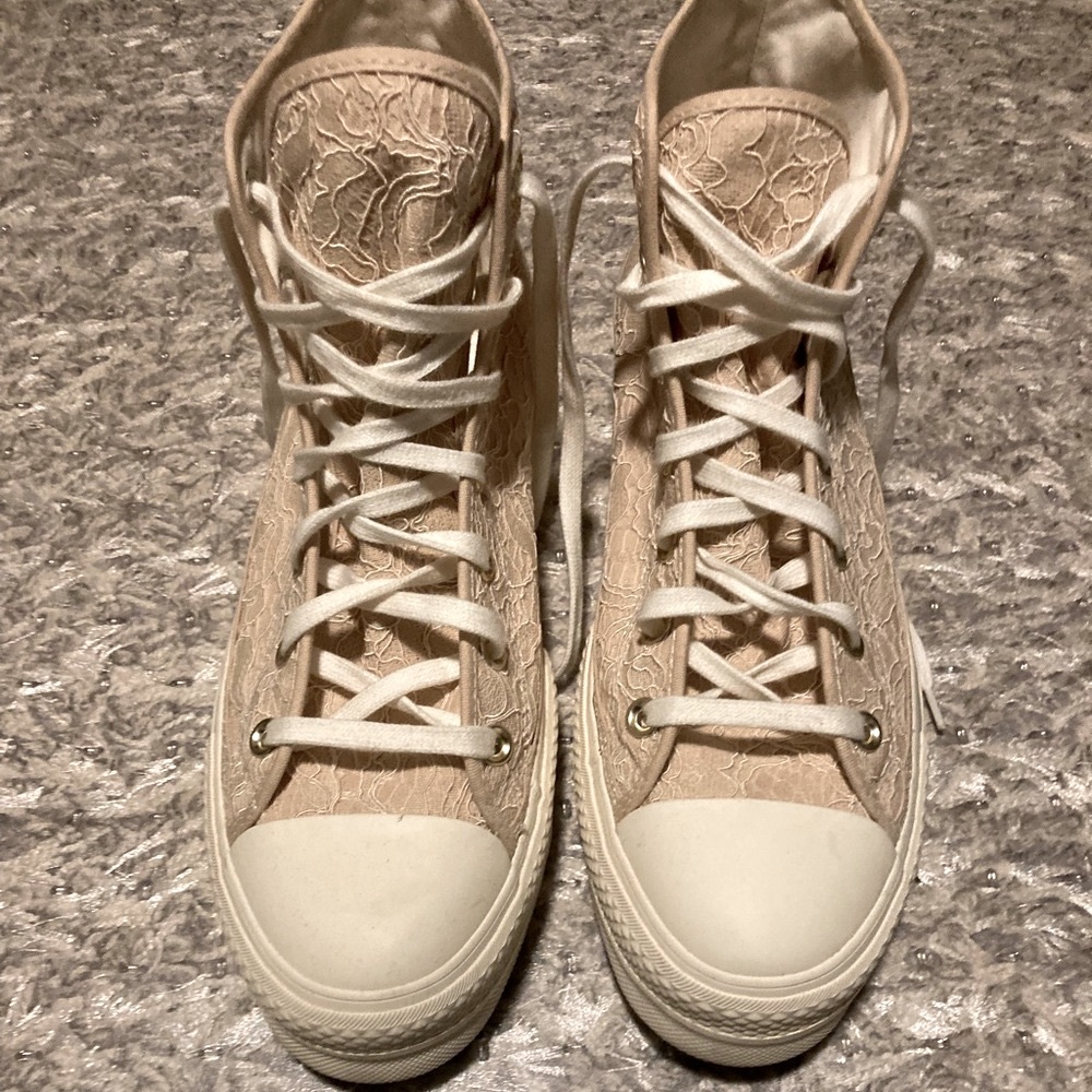 Chuck Taylor All Star Lift platform Natural Tones with Lace
